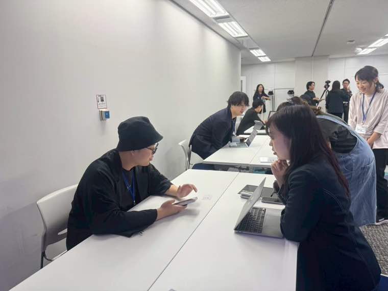 講師への個別相談の様子